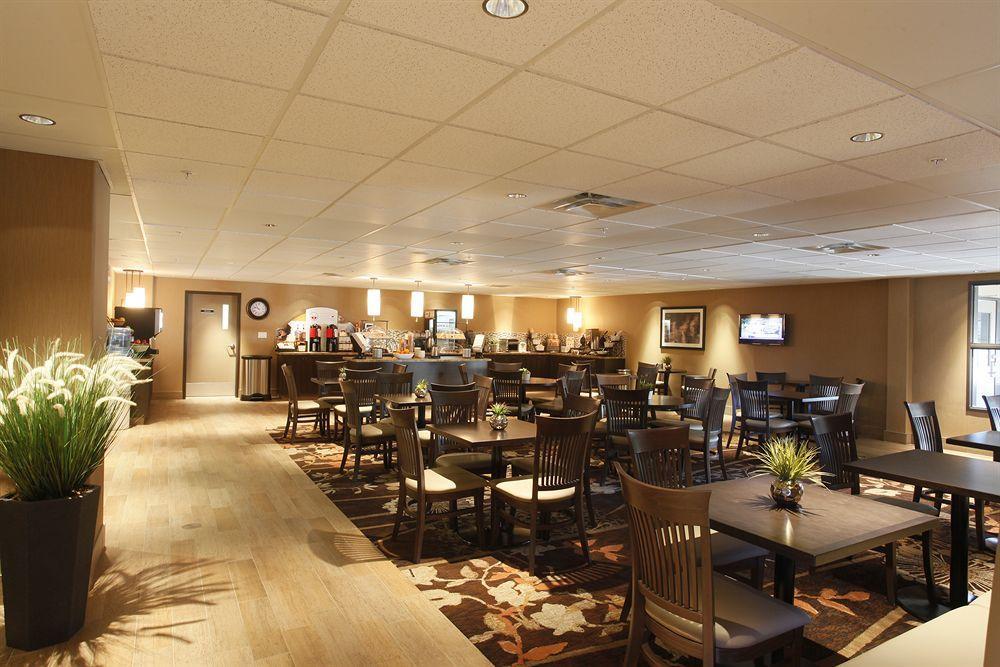 Pomeroy Inn & Suites At Olds College Exterior photo